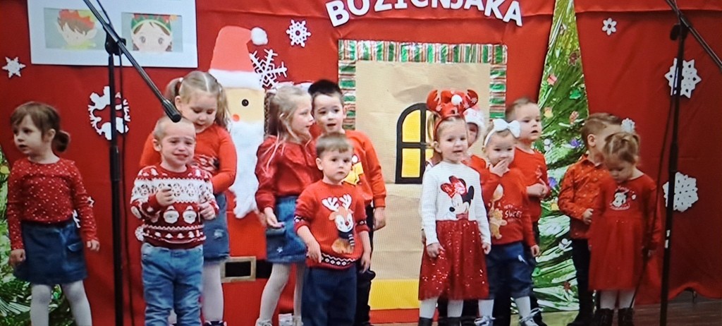 Bozicna-priredba-III - Djeca na pozornici