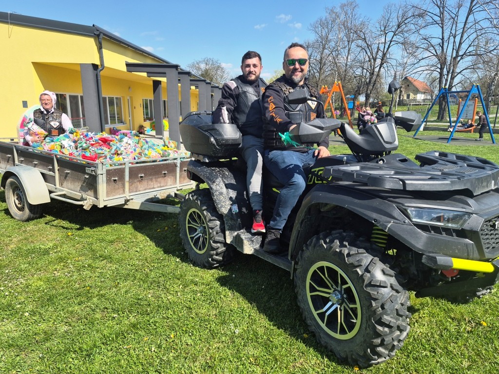 Moto-zecevi-II -Paketići u prikolici i qadisti